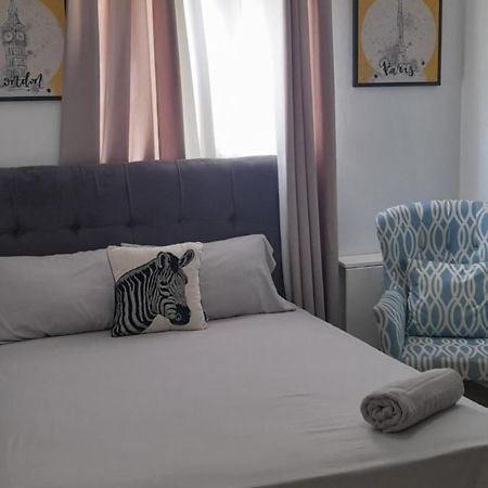 サンティアゴ・デ・ロス・カバリェロスResidencial Palmas De Guraboアパートメント エクステリア 写真
