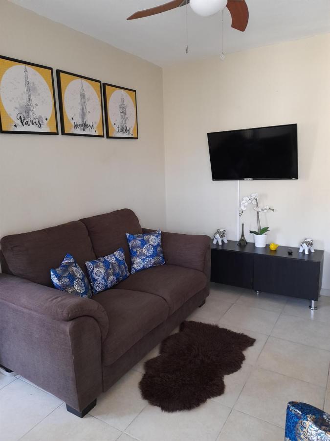サンティアゴ・デ・ロス・カバリェロスResidencial Palmas De Guraboアパートメント エクステリア 写真