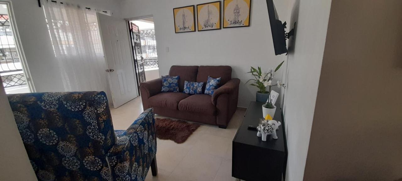 サンティアゴ・デ・ロス・カバリェロスResidencial Palmas De Guraboアパートメント エクステリア 写真